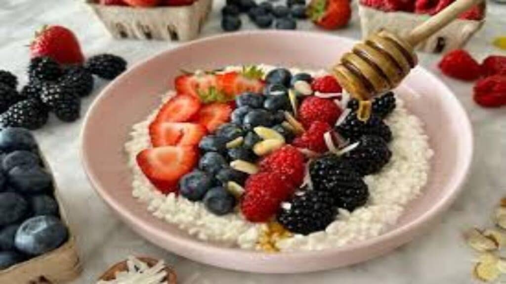 Cottage Cheese & Fruit Bowl
